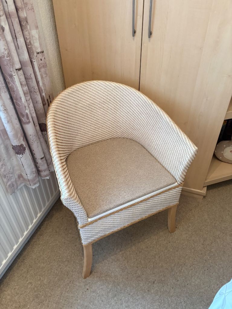 Commode basket weave chair