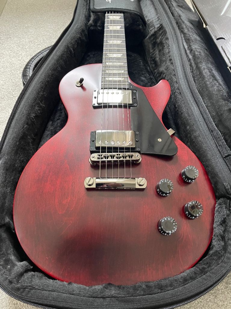 Guitarist Looking to Join a Band for Jamming & Gigs
