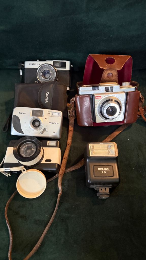 VARIOUS FILM CAMERAS 