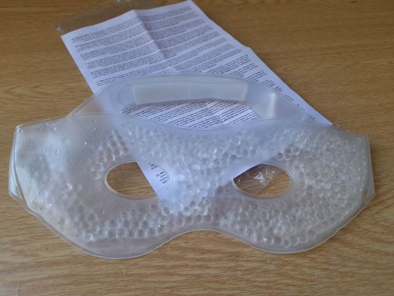 Cooling eye mask