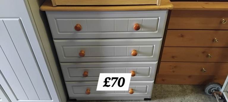 Chest of drawers