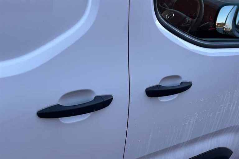 2022 Vauxhall Combo 1.5 Turbo D 2300 Dynamic Panel Van 6dr Diesel Manual L2 H1 Euro 6 (100 ps) Pa...