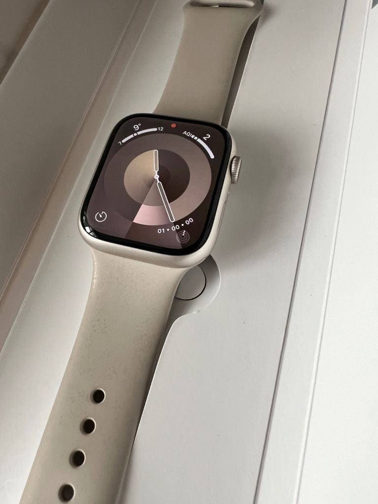 Apple Watch Series 8 silver Excellent condition 