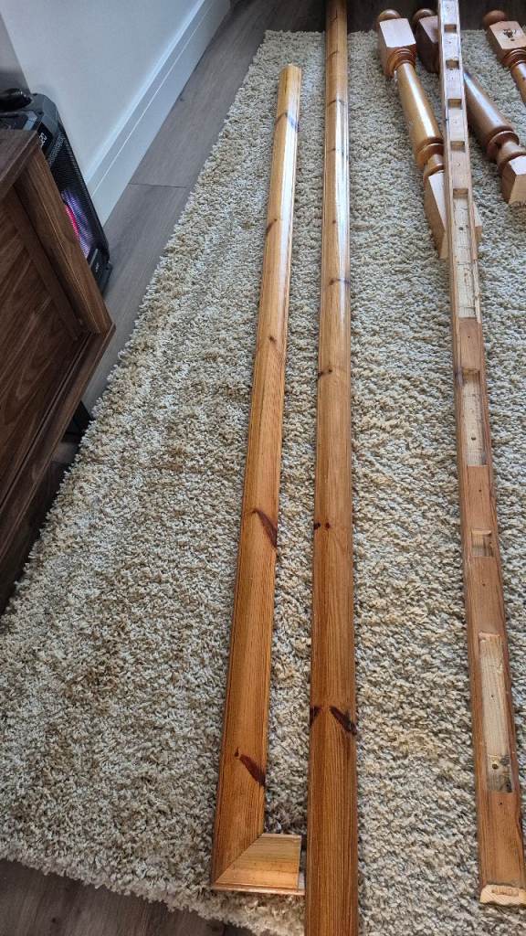 Oak bannister with spindles and posts