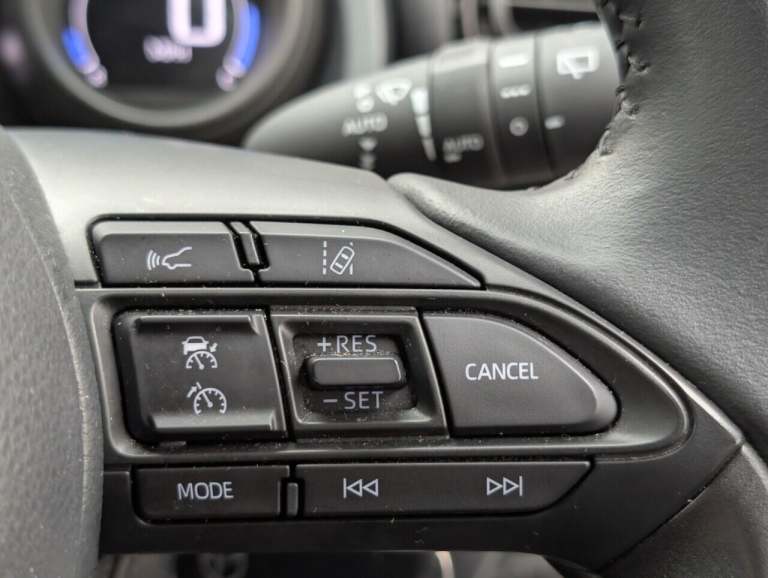 2022 Toyota Yaris 1.5 VVT-h Design Hatchback 5dr Petrol Hybrid E-CVT Euro 6 (s/s) (116 ps) -  HAT...