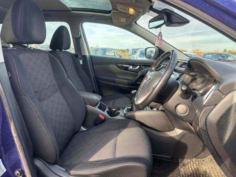 2015 Nissan Qashqai 1.5 dCi N-Tec+ 5dr HATCHBACK DIESEL Manual