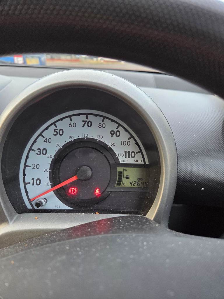 Peugeot, 107, Hatchback, 2011, Manual, 998 (cc), 5 doors