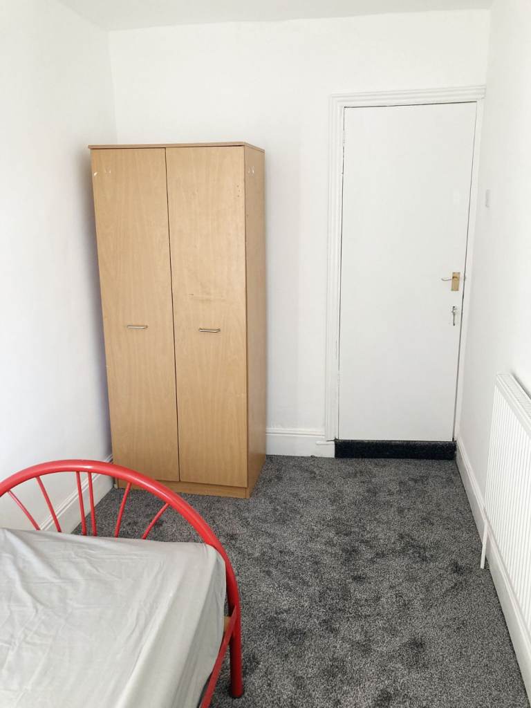 SINGLE ROOM TO LET IN SHARE HOUSE IN LEICESTER LE3