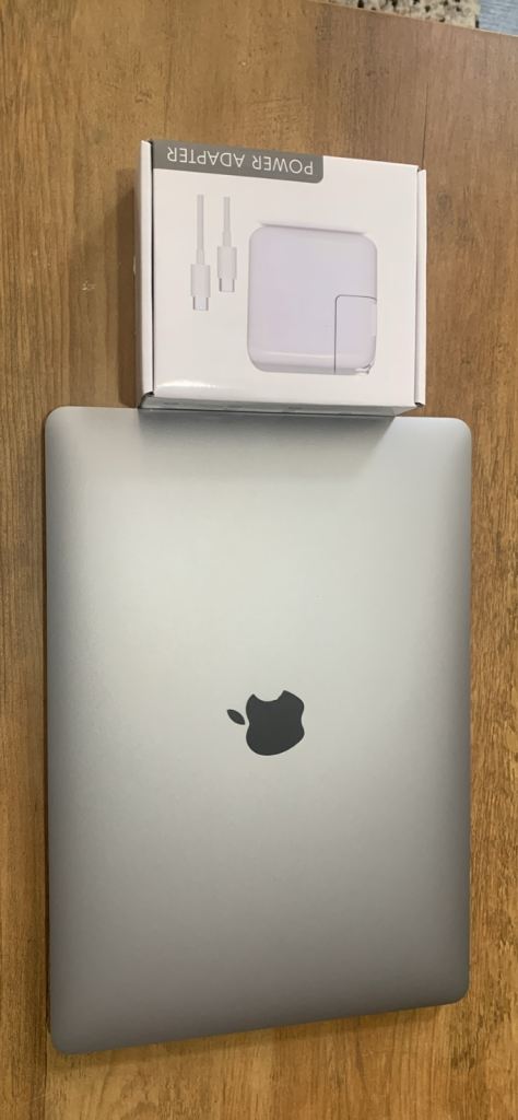 Apple MacBook Pro 2019 13inch 128gb memory 