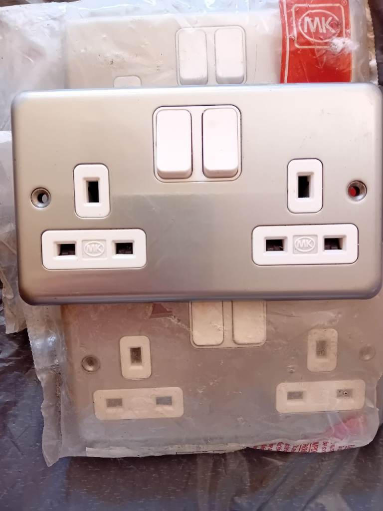 MK 13amp 2 gang switch sockets