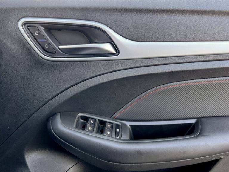 2022 MG MG ZS 1.5 VTi-TECH Exclusive 5dr HATCHBACK PETROL Manual