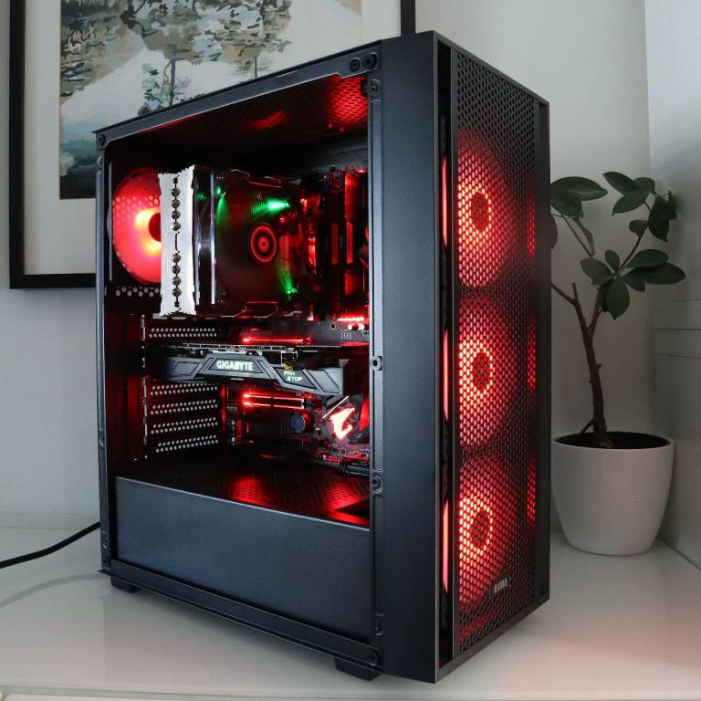 Gaming PC/ GTX 1070Ti 8GB/ 16GB RAM/ SSD/ Win11