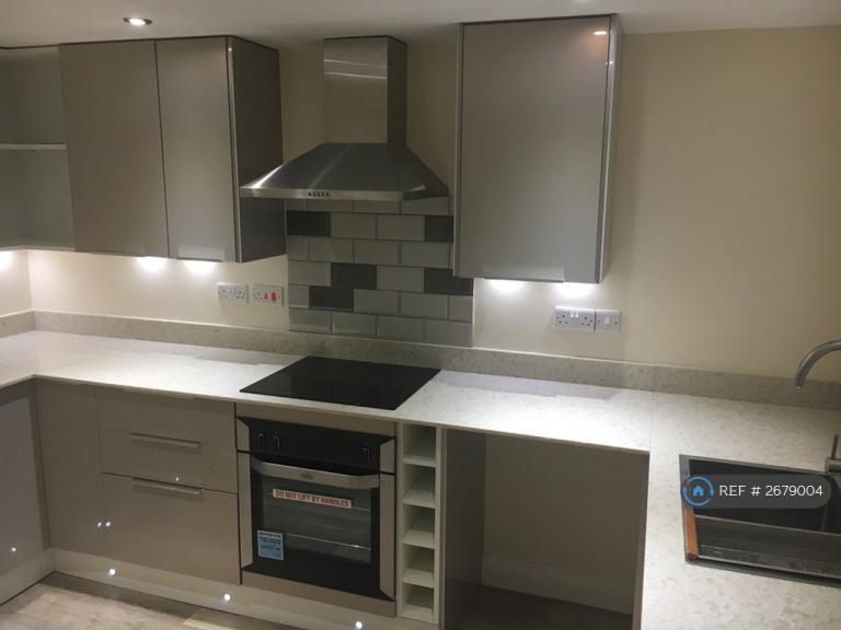 1 bedroom flat in Crown Lane, Theale, RG7 (1 bed) (#2679004)