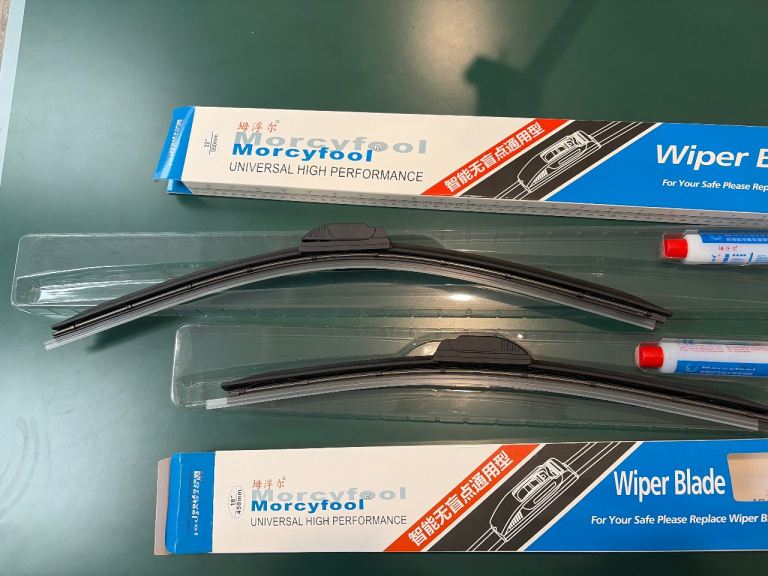 22” & 18” Windscreen wiper pair