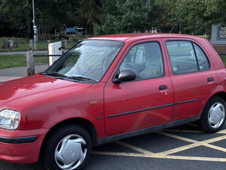 1999 Nissan micra 1.0 5 door red 49.000 miles mot February 