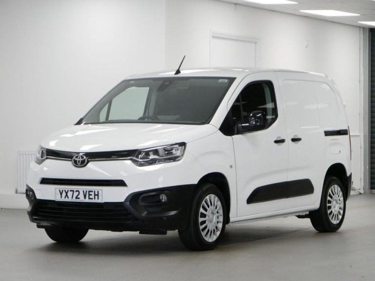 72 TOYOTA PROACE CITY 1.5 BLUEHDI 100 BHP L1 SWB ICON EDITION 6 DOOR