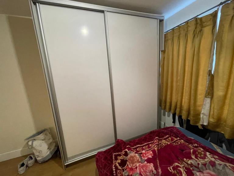 2 double room 1 box room 