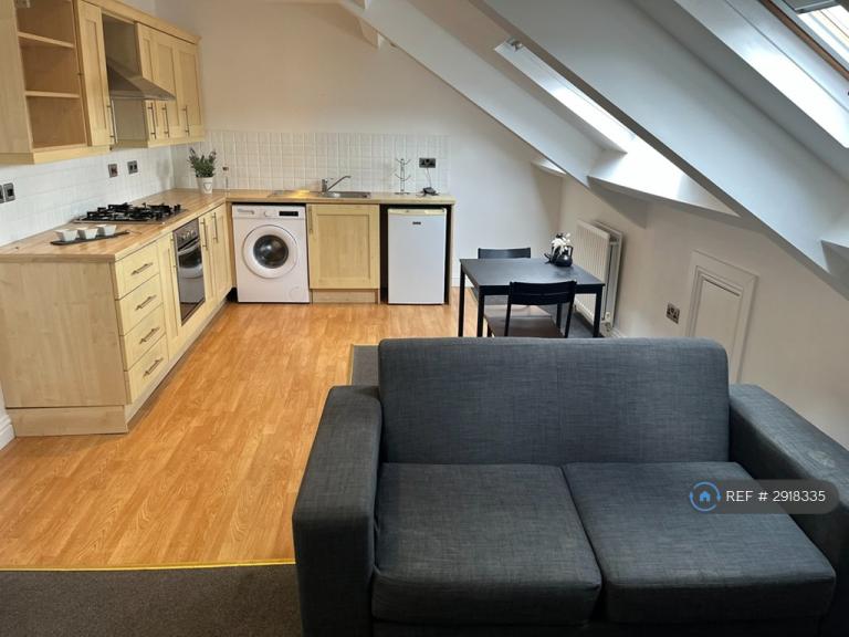 1 bedroom flat in Argyle Square, Sunderland, SR2 (1 bed) (#2918335)