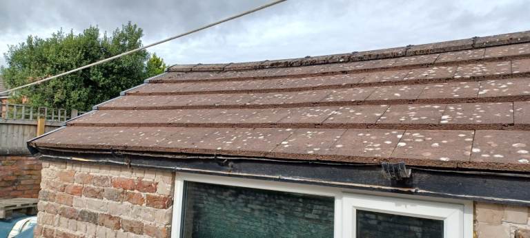 Redland 90 Brown Concrete Interlocking Roof Tiles
