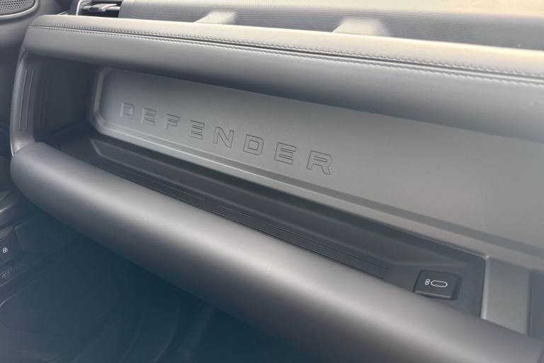 2025 Land Rover Defender 110 4.4 P635 V8 MHEV OCTA Auto 4WD Euro 6 (s/s) 5dr SUV Automatic