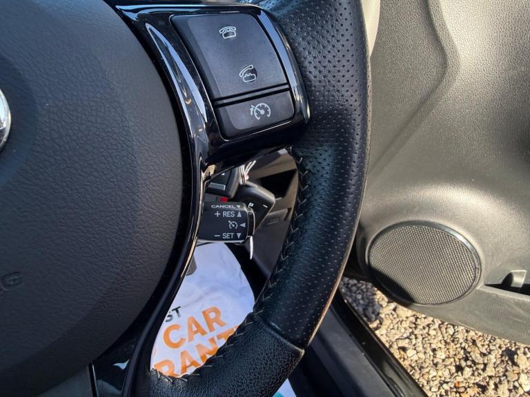 2016 Toyota Yaris 1.33 Dual VVT-i Design Euro 6 5dr HATCHBACK Petrol Manual