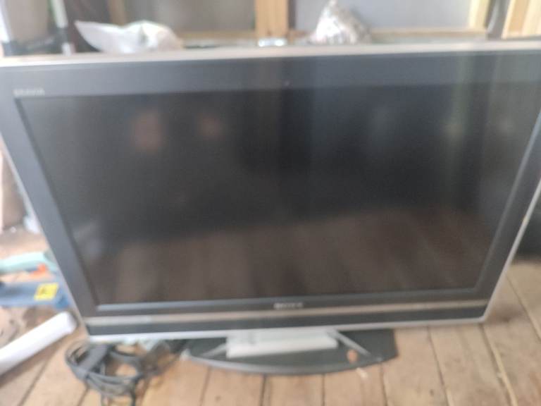 Sony Bravia Flat Screen TV 32" – Good Condition