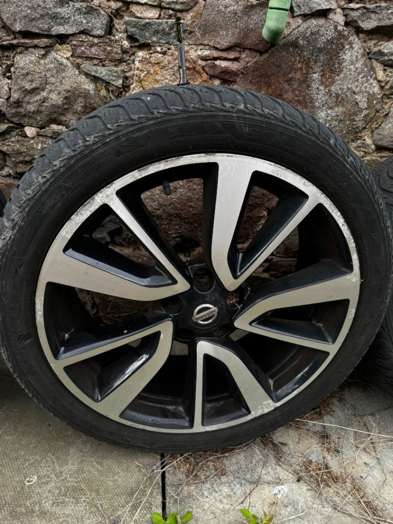 19” Nissan Qashqai Tekna alloy wheels and all season tires 