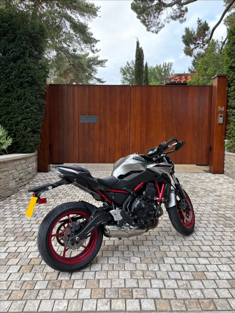 Kawasaki Z650 - 2023 - LOW MILEAGE