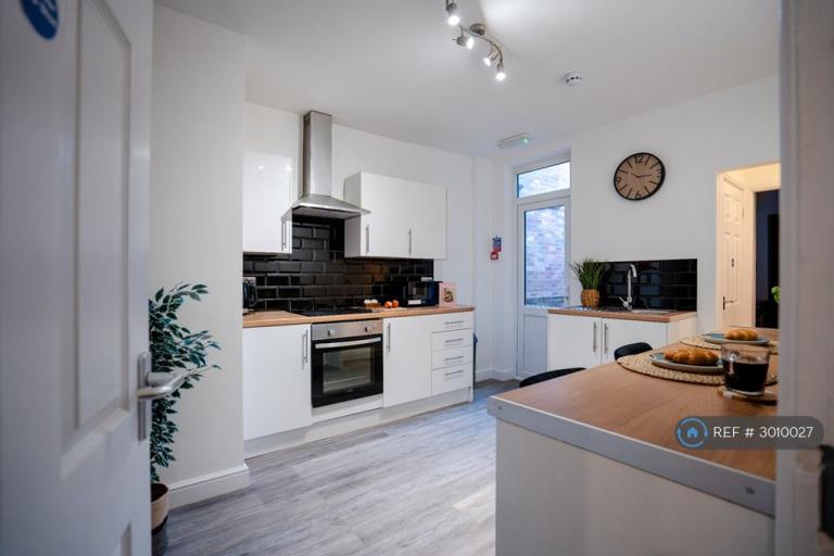 1 bedroom in Rockingham Road, Doncaster, DN2 (#3010027)