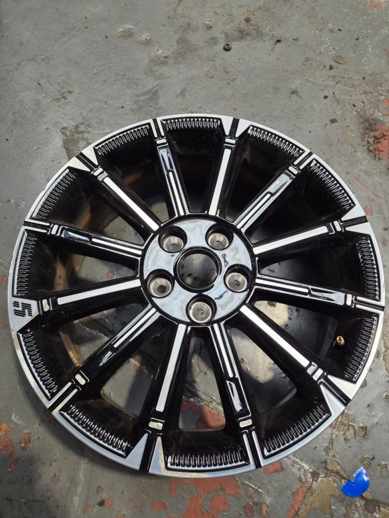Renault 5 wheel