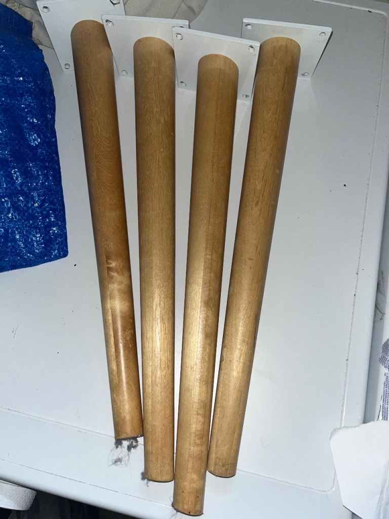 FREE! 2 kids chairs and round table - very used 