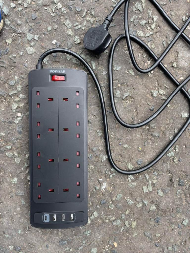 8 outlet extension leads 