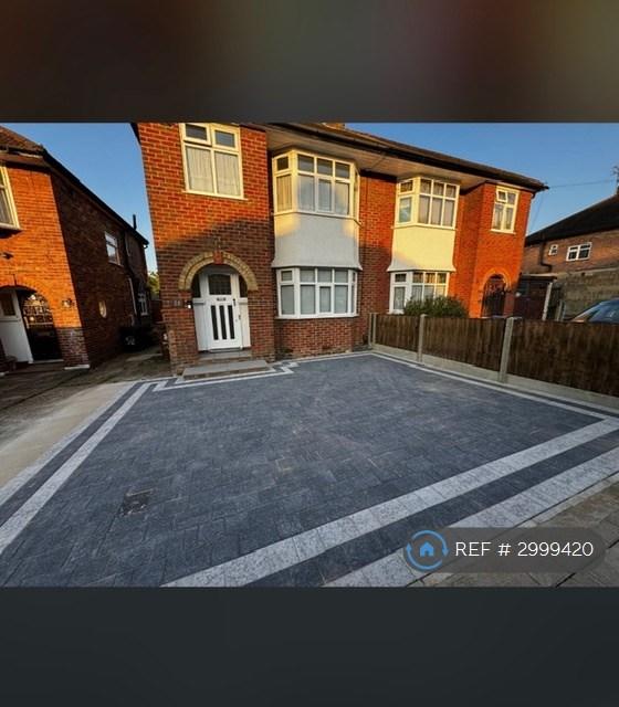 3 bedroom house in Methuen Road, Edgware, HA8 (3 bed) (#2999420)
