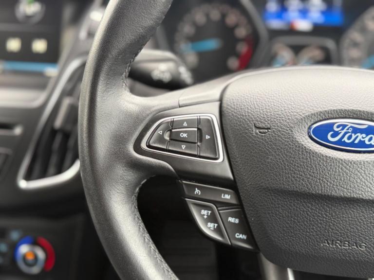 2015 Ford Focus 1.0T EcoBoost Titanium Auto Euro 6 (s/s) 5dr HATCHBACK Petrol Automatic
