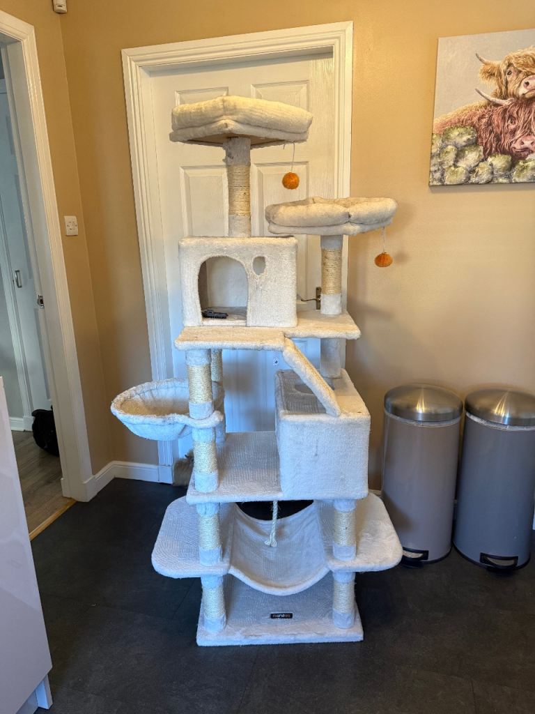 Feandrea cat tree
