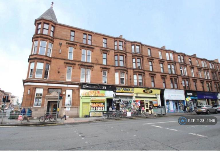 3 bedroom flat in Dumbarton Road, Glasgow, G11 (3 bed) (#2845646)