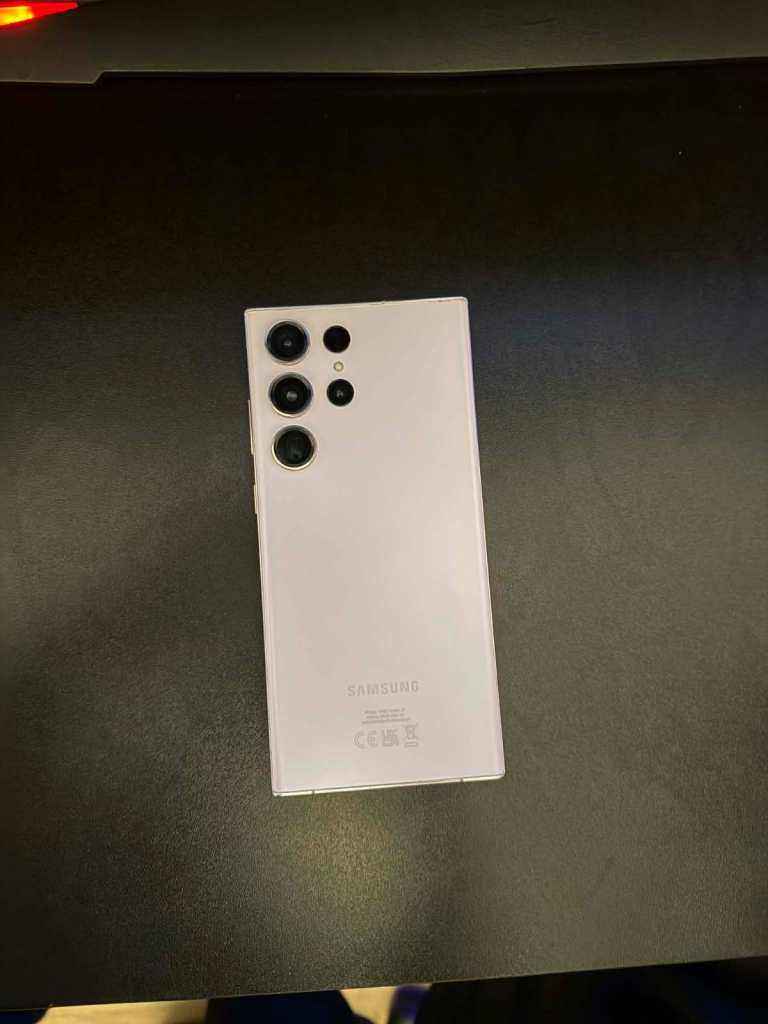 Samsung Galaxy S23 Ultra in Lavender [read ad]