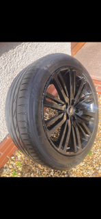 Land Rover Discovery 1 off Black Alloy Wheel with tyre