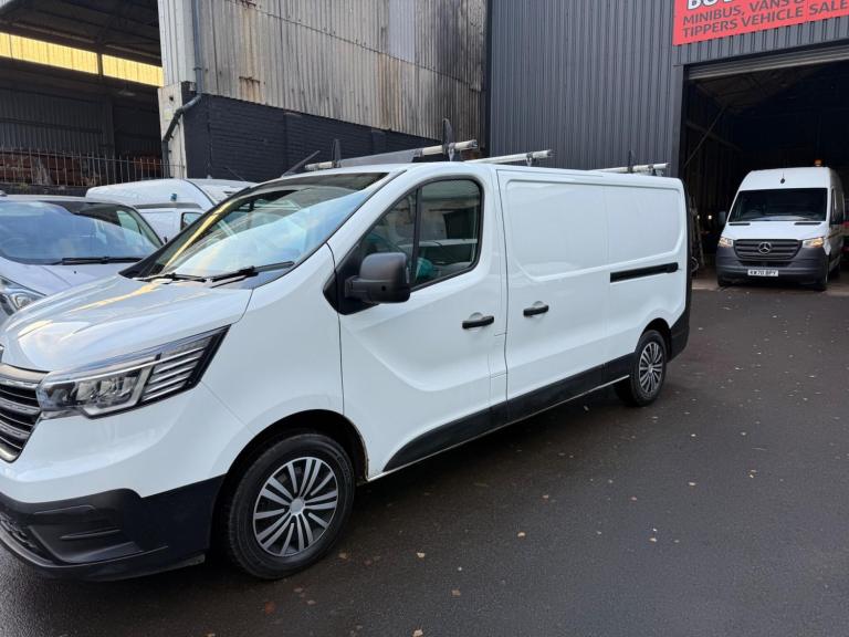 2022 Renault Trafic 2.0 dCi Blue LL30 Business L2 H1 Euro 6 (s/s) 5dr PANEL VAN Diesel Manual
