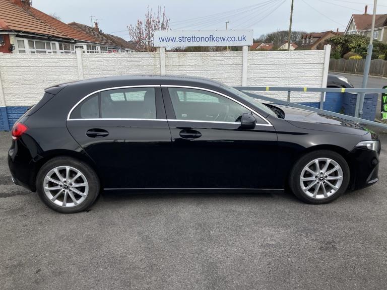 MERCEDES-BENZ A CLASS 1.5 A180d Sport 2019