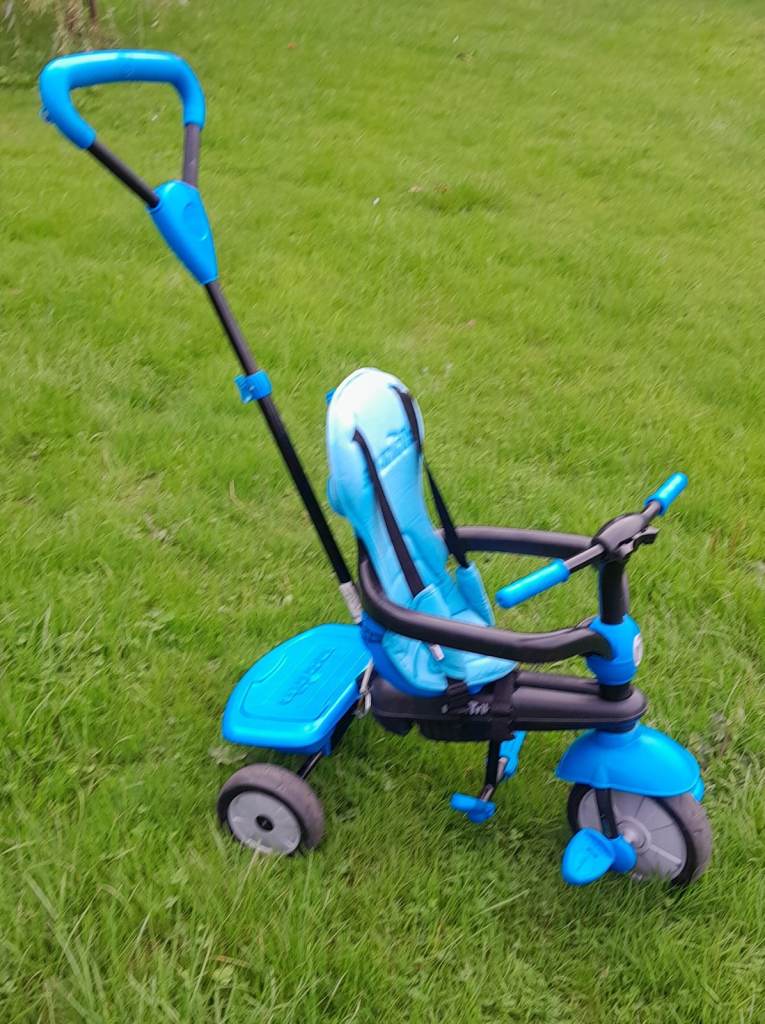 Smartrike Blue Kids Tricycle with Parent Handle – Good Condition
