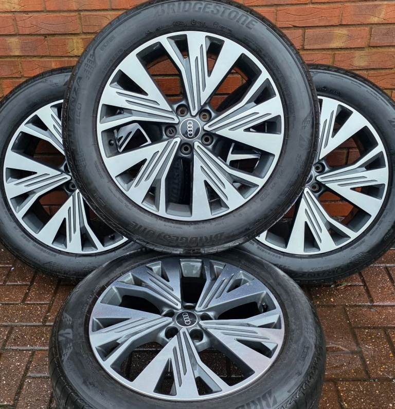 Audi Q4 E-Tron sportback 19" alloy wheels - Genuine W Spoke Aero - 89A 601 025 C 