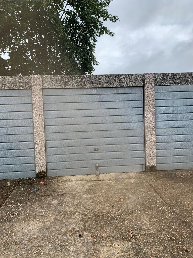 Garage/Parking/Storage to rent: Gladsmuir Close (r/o 17), Walton on Thames KT12 3JD