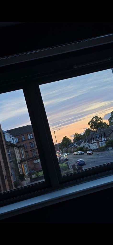 4 Bedroom Glasgow looking for 3/2