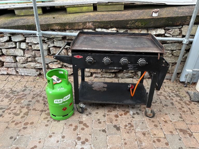 Beefeater clubman BBQ with gas bottle 