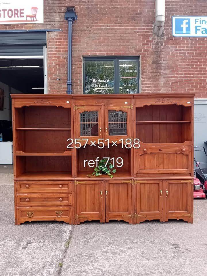 Genuine Bassett Furniture Salt box wood 3 piece display cabinet,  Ref:719