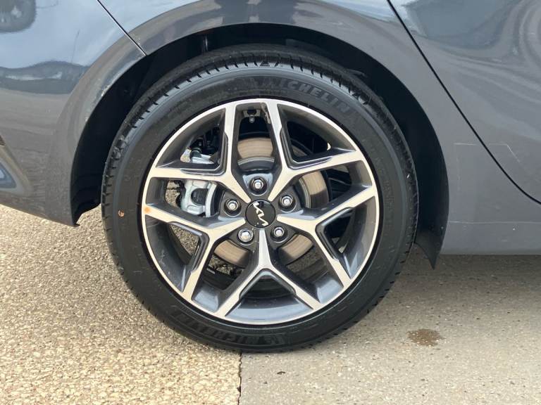 2025 Kia Ceed 1.5T GDi ISG 138 3 5dr Hatchback PETROL Manual