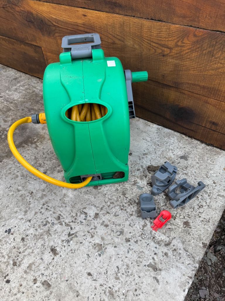 Hozelock Green Hose Reel with Yellow Hose - Good Condition