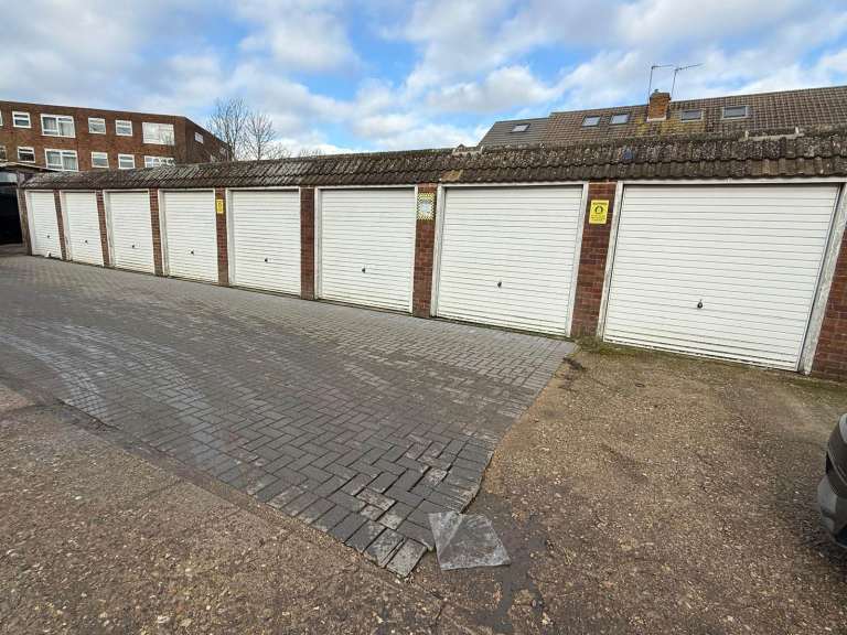 Garage to rent at Manse Close, Hayes, UB3 5ED