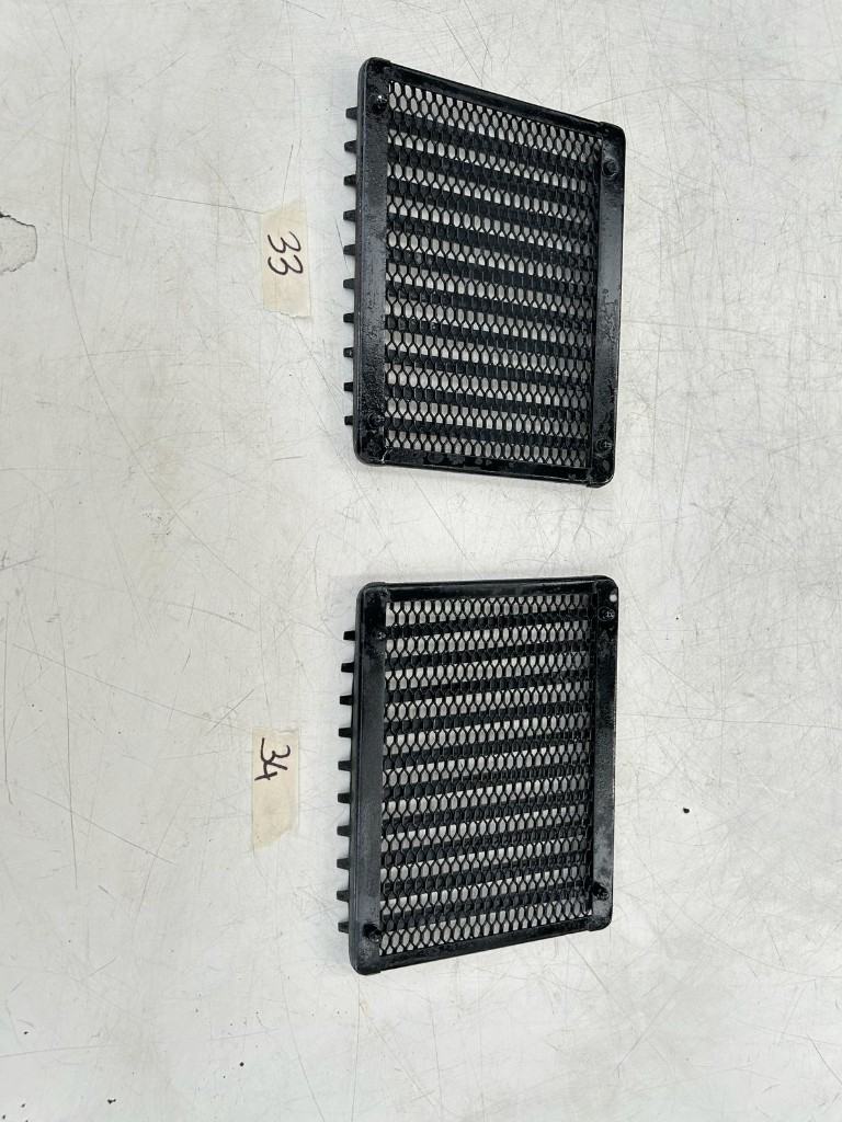 Front hood grills for Maserati Indy